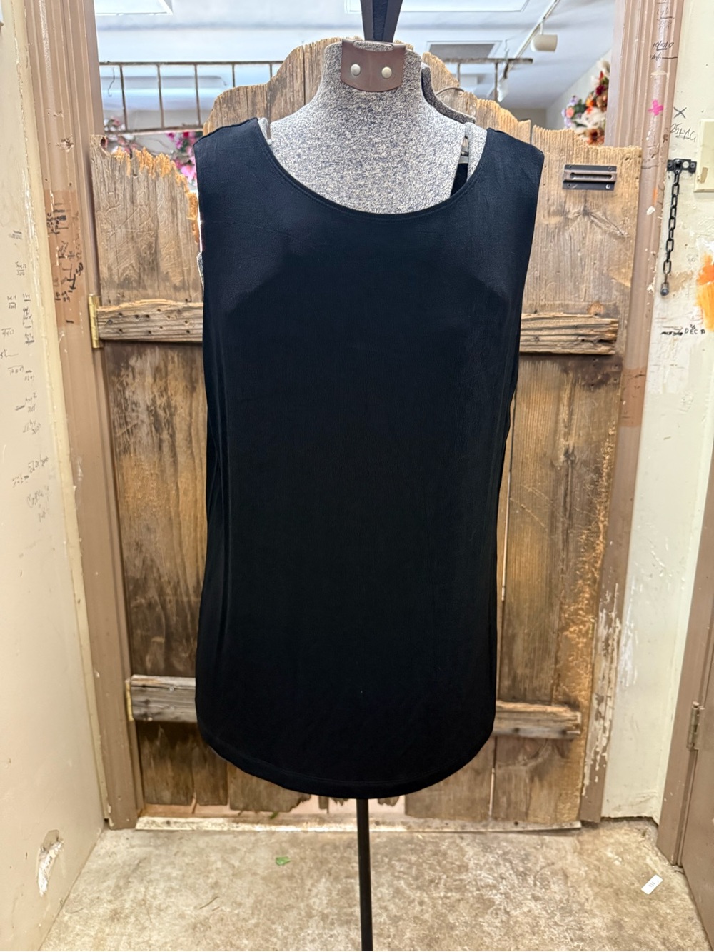 Source Unknown Black Women's Scoop Neck Tank
